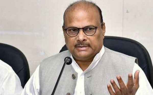 బీసీలపై కక్ష సాధింపులో భాగమే కూల్చివేతలు : యనమల రామకృష్ణుడు