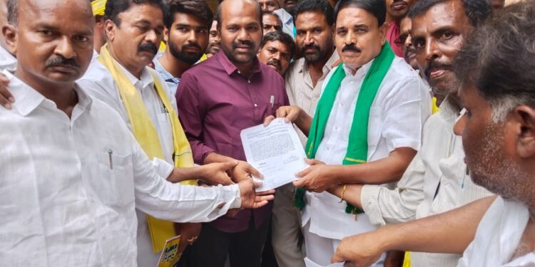 వైసీపీ అంటేనే రైతు వ్యతిరేక పార్టీ : మాజీ మంత్రి పల్లె రఘునాథ్రెడ్డి