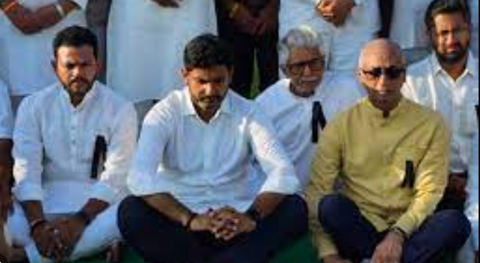 చంద్రబాబు గారి అక్రమ అరెస్ట్ ని నిరసిస్తూ ఢిల్లీలో నారా లోకేష్, ఎంపీల “సత్యమేవ జయతే దీక్ష”.