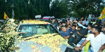 హైదరాబాద్‌లో చంద్రబాబుకు ఘనస్వాగతం