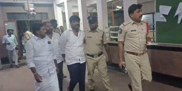 పోలీసుల అదుపులో బీటెక్‌ రవి