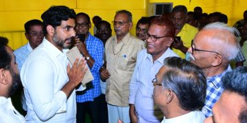 గ్రూప్‌1,2 అభ్యర్థుల వయోపరిమితి 44 ఏళ్లకు పెంచాలి: లోకేష్‌