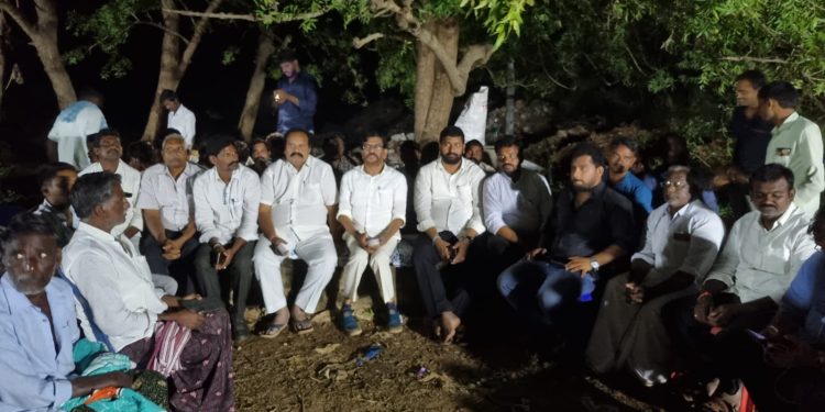 రుస్తుం, భారత్ మైకా మైన్లో సోమిరెడ్డి నిరసన