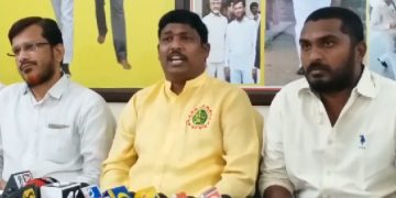 చంద్రబాబుకు సవాల్‌ విసిరే స్థాయి వెల్లంపల్లికి లేదు: డూండీ రాకేష్‌