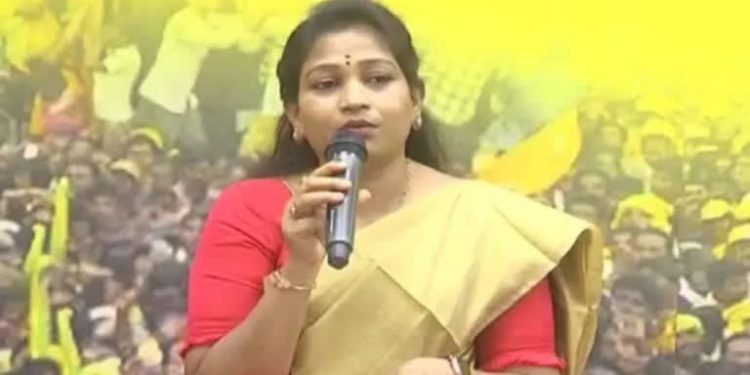 జగన్ రెడ్డి పార్టీకి సేవ చేస్తున్న వాలంటీర్లకు ప్రజా ధనంతో అవార్డులు సిగ్గుచేటు – వంగలపూడి అనిత.