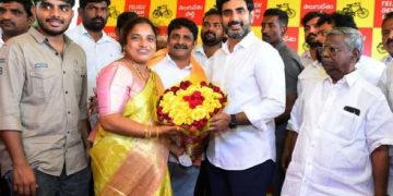 మంగళగిరిలో ఖాళీ అవుతున్న వైకాపా