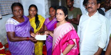 కంటిరెప్పల్లా కాపాడుకుంటాం – అధైర్య పడొద్దు… మీతో మేముంటాం