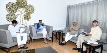 బీజేపీకి10 అసెంబ్లీ 6 ఎంపీ సీట్లు