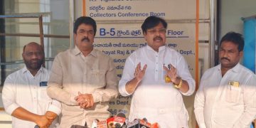 వైసీపీ తొత్తులైన అధికారులపై చర్యలు తీసుకోండి