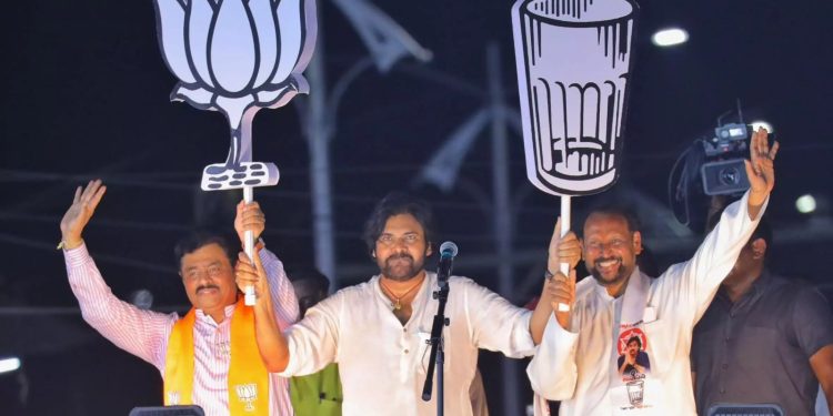 కోడిగుడ్డు మంత్రి..ఒక కి.మీ. రోడ్డు కూడా వేయలేకపోయాడు: పవన్‌ కళ్యాణ్‌