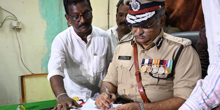 పోరాడి సాధించిన ఏబీవీ!