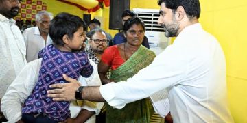 కష్టాలు తీర్చి ఆదుకోవాలి!