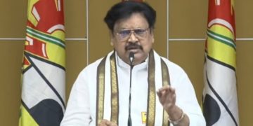 బాలీవుడ్‌ నటి కేసులో సజ్జల పాత్రపై దర్యాప్తు జరపాలి