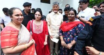 ఏపీ జేఏసీ అమరావతి ఉద్యోగుల ఒకరోజు వేతనం విరాళం