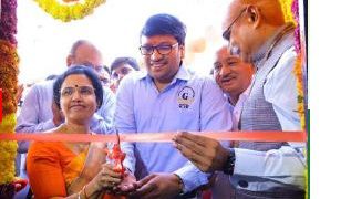 తోబుట్టువులా ఆదరించారు