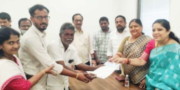 జోగి అండతో తప్పుడు కేసులు పెట్టి వేధిస్తున్నారు