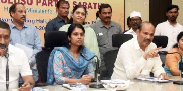 స్వర్ణాంధ్ర సాధనకు సూచనలివ్వండి