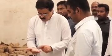 గోడౌన్‌లో భారీఎత్తున రేషన్‌బియ్యం నిల్వలు