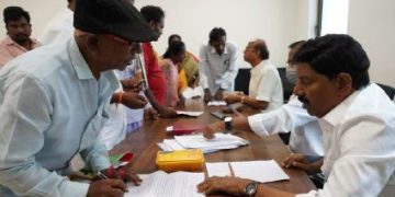 పొలాన్ని ఆక్రమించేందుకు వైసీపీ నేత యత్నం