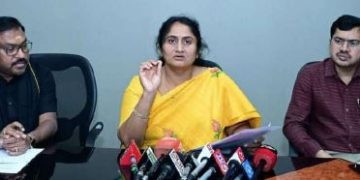 బీసీ సంక్షేమానికి పెద్దపీట బడ్జెట్‌ భేష్‌ : మంత్రి సవిత