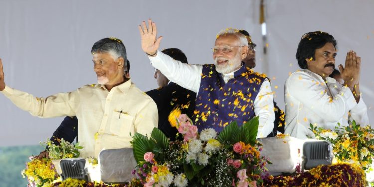 అభివృద్ధి ప్రదాతలకు జన నీరాజనం