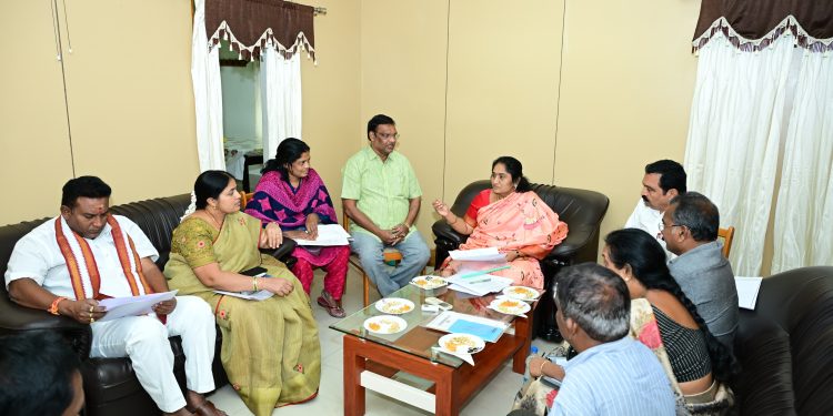 బీసీ సంక్షేమశాఖ హాస్టళ్లలో టెన్త్‌లో వంద శాతం ఫలితాలు రావాలి