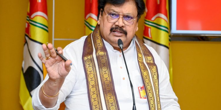 దళితులపై అరాచకాలు చేస్తే పరామర్శా?