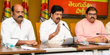 పోలీసులకు బెదిరింపులు సమంజసమేనా?