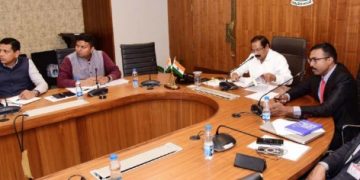 అసెంబ్లీలో కార్యదర్శులు అందుబాటులో ఉండాలి