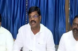 పోలీసుల్ని బెదిరించటం తగదు