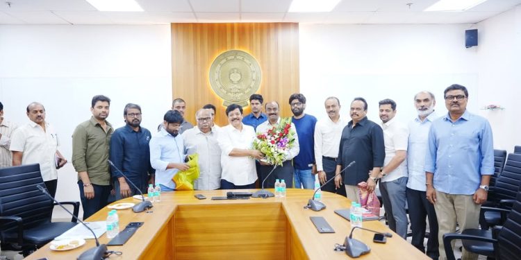 సమస్యలు సీఎం, డిప్యూటీ సీఎం దృష్టికి తీసుకెళతా