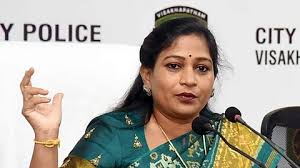 తుపానుపై తప్పుడు కథనాలు వద్దు