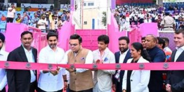 క్రికెట్ స్టేడియంలో లోకేశ్ సందడి