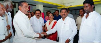 వరదలు వచ్చినా ఒకటో తారీఖునే పింఛన్లు