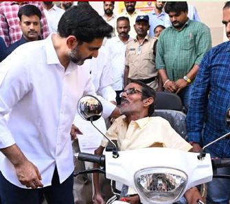 ఇచ్చిన మాట ప్రకారం..దివ్యాంగుడికి ట్రై స్కూటీ