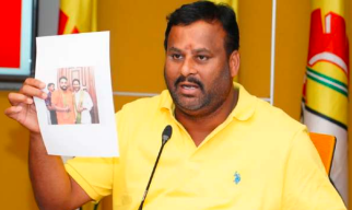 పరకామణి కేసులో నిందితుడికి జగన్ అండ