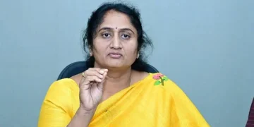 పీపీపీపై సంతకం ఢిల్లీలో.. డ్రామా గల్లీలో..
