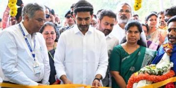 కాకినాడ జేఎన్‌టీయూలో పీజీ బాయ్స్ హాస్టల్ భవనాన్ని ప్రారంభించిన మంత్రి లోకేష్