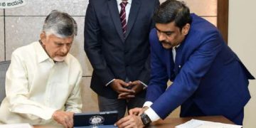 స్వీయ జనగణనలో వివరాలు నమోదు చేసిన సీఎం