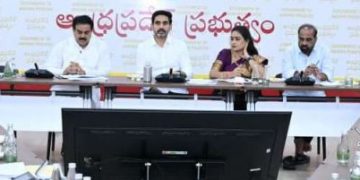 పిల్లలను సోషల్ మీడియాకు దూరంగా ఉంచాలి