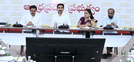 పిల్లలను సోషల్ మీడియాకు దూరంగా ఉంచాలి