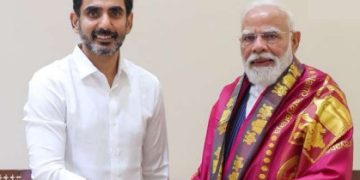 మంగళగిరి శాలువాతో ప్రధాని మోదీకి సత్కారం