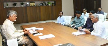 ఇంటింటికీ యోగా థీమ్తో యోగాంధ్ర