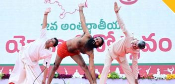 స్వర్ణగ్రామాల్లో యోగ మందిరాలు