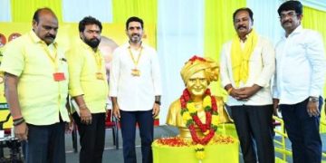 కార్తకర్తే.. అధినేత!