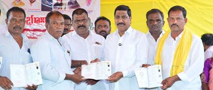 అభివృద్ధిపై చర్చకు రావాలంటే.. తప్పుడు సవాళ్లెందుకు?