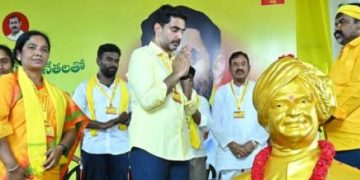 గురువులపై దాడిచేసిన గొడ్డలి పార్టీ