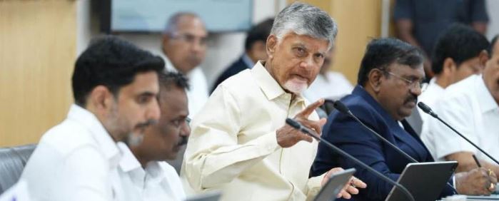 పెన్షన్లు-సంక్షేమం కోసం చిన్న కుటుంబాలుగా విడిపోవద్దు