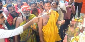 మహా మట్టి గణపతిని దర్శించుకున్న మంత్రి లోకేష్