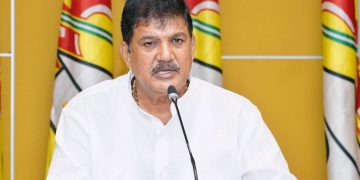 బెంగళూరులో కూర్చొని ఏపీలో విధ్వంసాలు సృష్టిస్తున్న జగన్